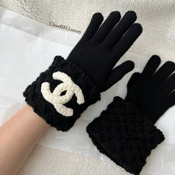 Auth Chanel CC Logo Black Knit Cashmere Gloves - Picture 8 of 8